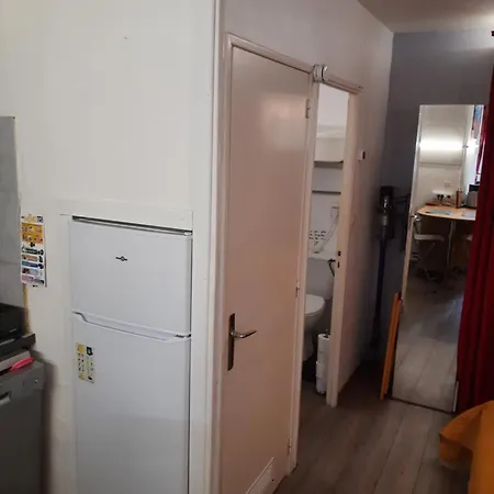 Duplex14h 1er Etage Jardinet 1 Parking Ou Studio14b Rdc Terrasse Sans Parking 公寓 *