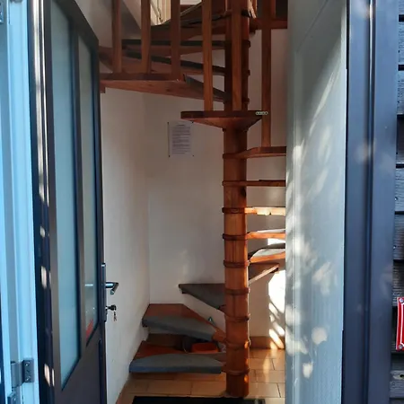 Duplex14h 1er Etage Jardinet 1 Parking Ou Studio14b Rdc Terrasse Sans Parking 公寓