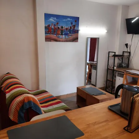 Appartement Duplex14h 1er étage Jardinet 1 Parking Ou Studio14b Rdc Terrasse Sans Parking *