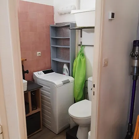 Apartment Duplex14h 1er Etage Jardinet 1 Parking Ou Studio14b Rdc Terrasse Sans Parking La Rochelle (Charente-Maritime)