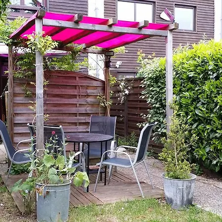 Apartment Duplex14h 1er Etage Jardinet 1 Parking Ou Studio14b Rdc Terrasse Sans Parking La Rochelle (Charente-Maritime)