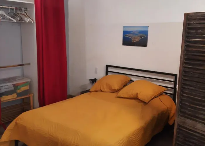 Duplex14h 1er Etage Jardinet 1 Parking Ou Studio14b Rdc Terrasse Sans Parking لا روشيل